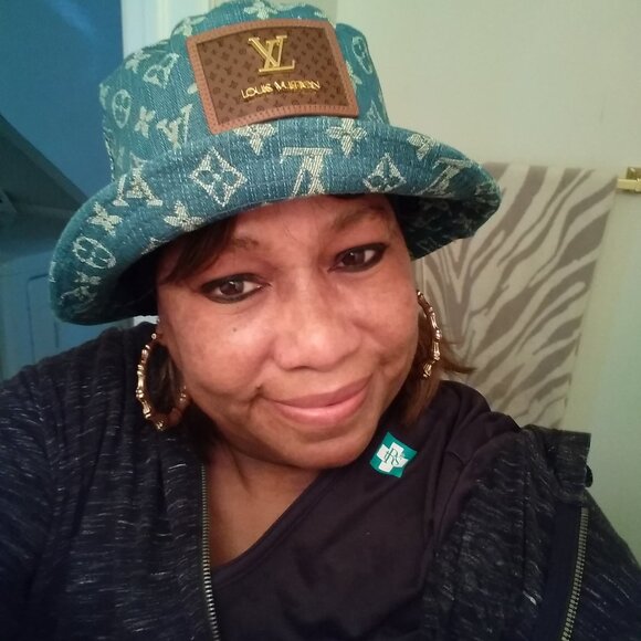 Louis Vuitton bucket hat - Picture 2 of 3